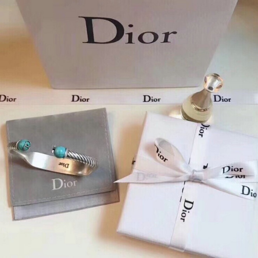 Bracelets - Picture 4 of 4